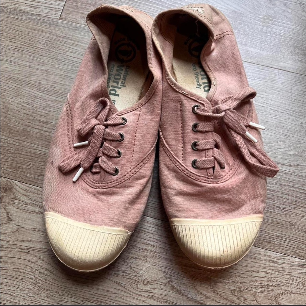 Natural World Women's Pink Canvas Sneakers